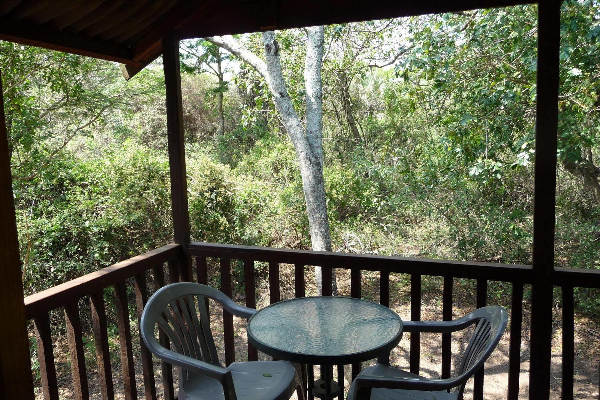 Isinkwe Backpackers Bushcamp Otel Hluhluwe Dış mekan fotoğraf