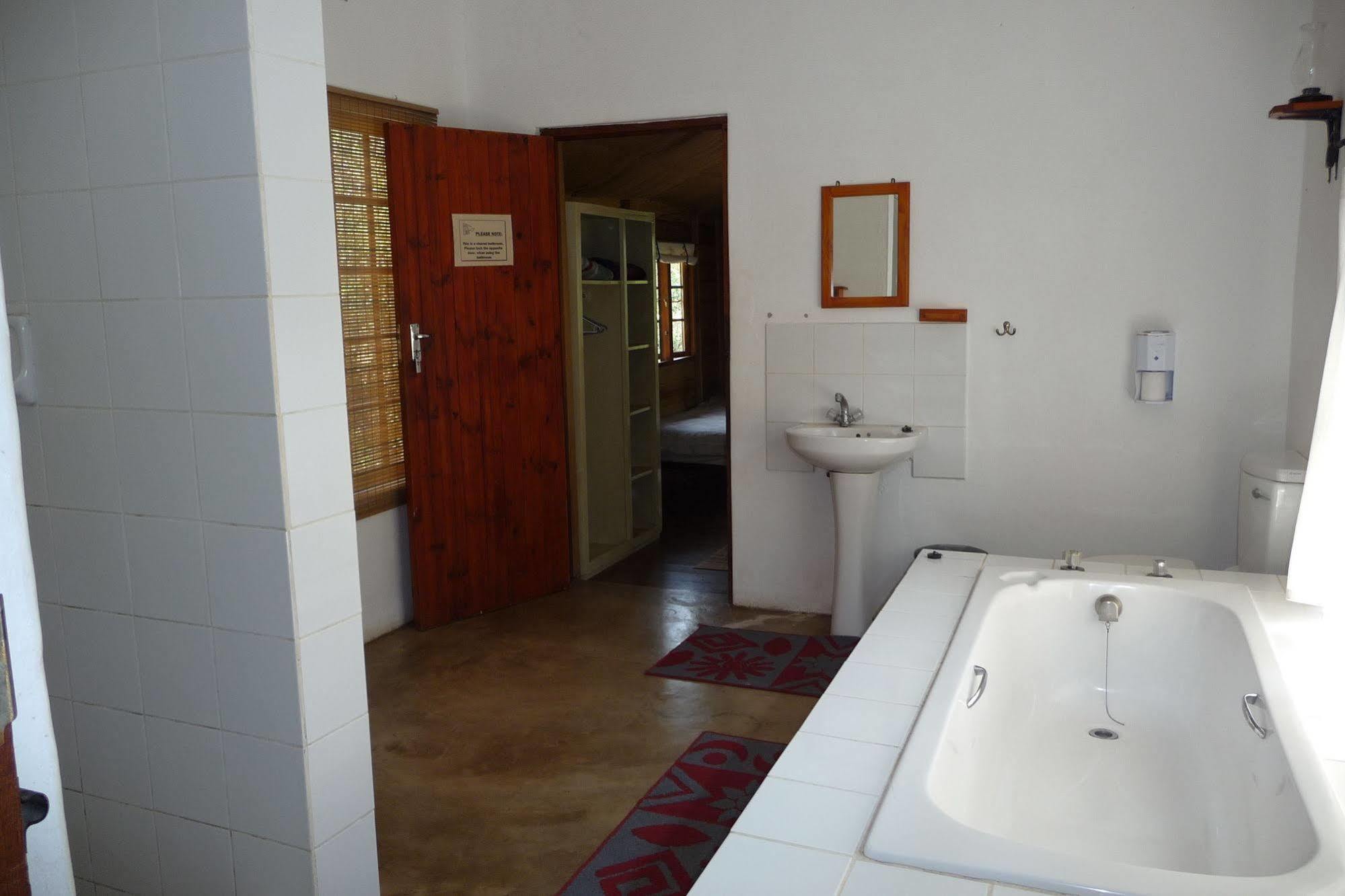 Isinkwe Backpackers Bushcamp Otel Hluhluwe Dış mekan fotoğraf