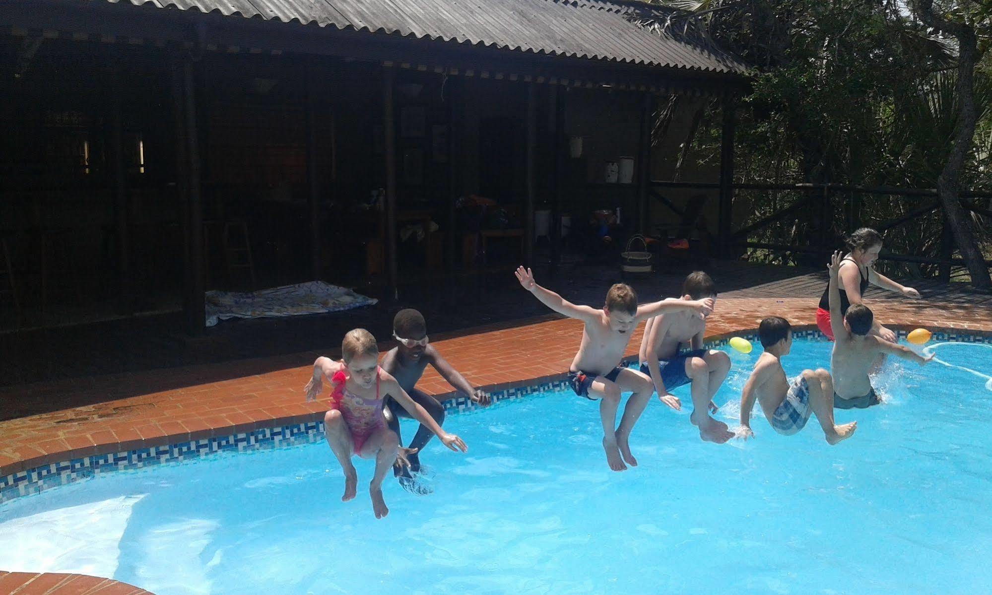 Isinkwe Backpackers Bushcamp Otel Hluhluwe Dış mekan fotoğraf
