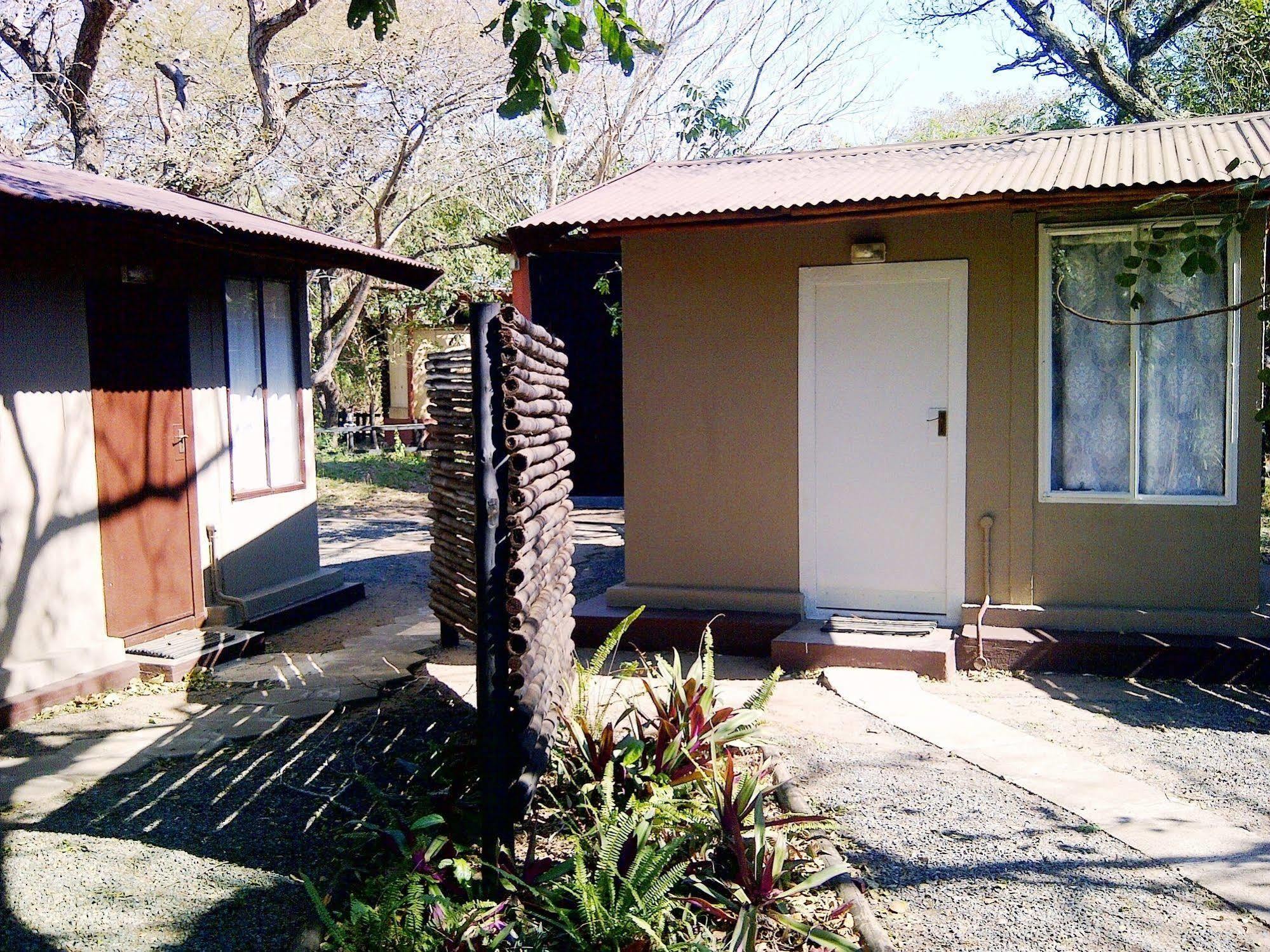 Isinkwe Backpackers Bushcamp Otel Hluhluwe Dış mekan fotoğraf