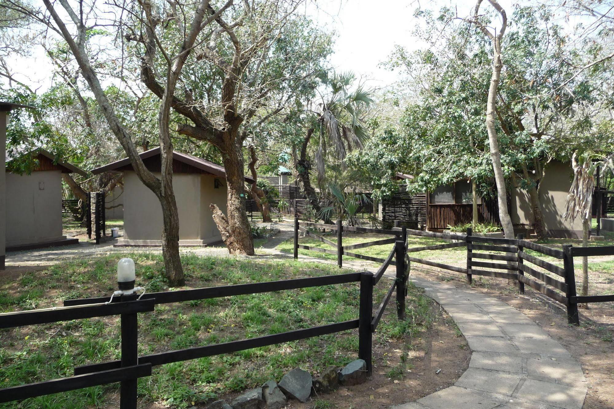 Isinkwe Backpackers Bushcamp Otel Hluhluwe Dış mekan fotoğraf